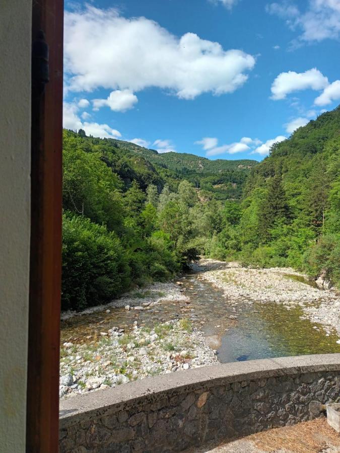 Вилла Casolare Trombacco Fabbriche di Vergemoli Экстерьер фото